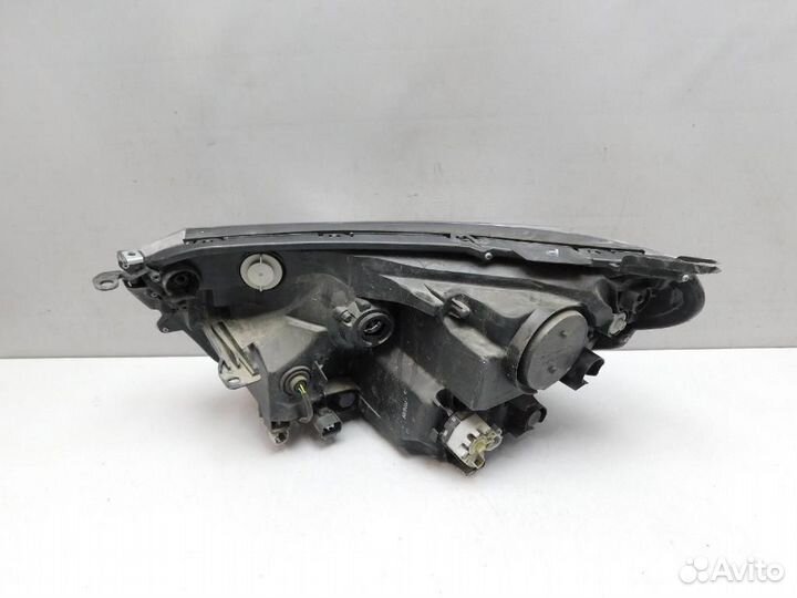 Фара правая Toyota RAV4