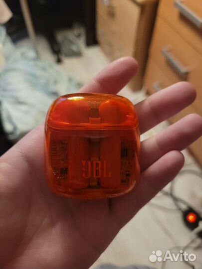 Беспроводные наушники JBL tune 225 tws оранжевые
