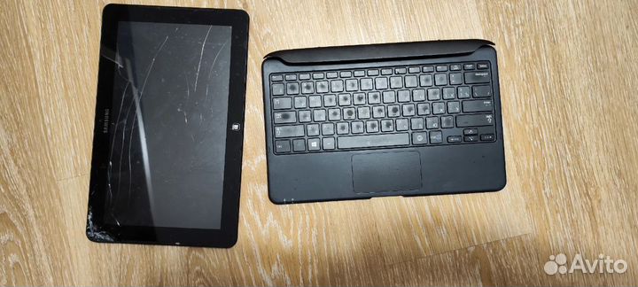 Samsung xe700t1c i5 ssd WiFi+Cellular