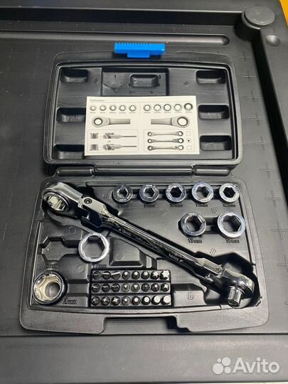 Накидной ключ с трещотками и шарниром, 36 насадок