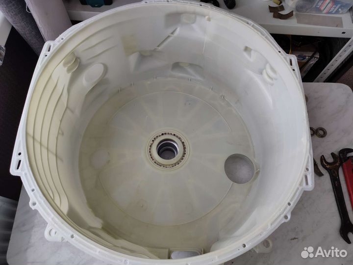 Бак стиральной машины Индезит с сушкой