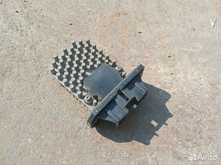 Реостат отопителя на toyota 499300-2011