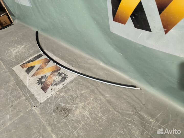 Мини Купер R55/56 2005- Молдинг лобового 30594