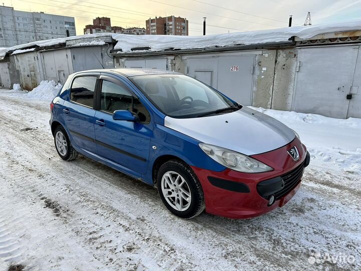 В разбор Peugeot 307