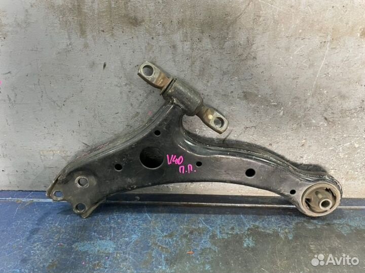 Рычаг нижний передний правый Toyota Camry V40