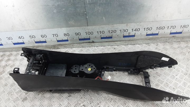 Подлокотник центральный audi A5 1 2012