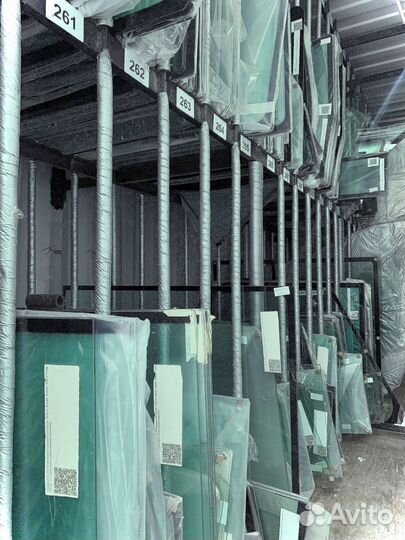 Стекло кабины New Holland E135SR