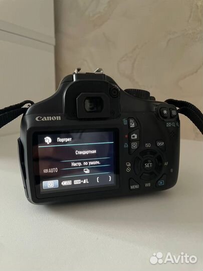 Зеркальный фотоаппарат canon eos 1100 D