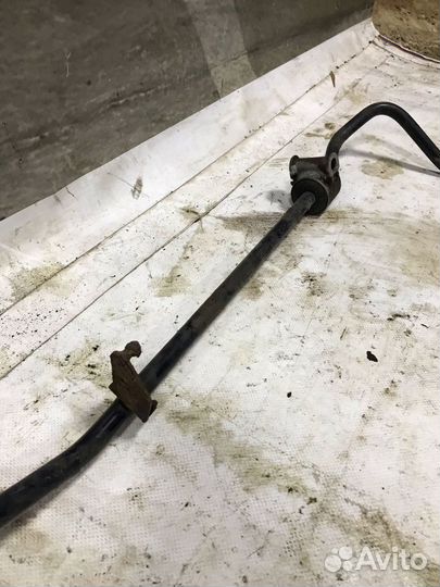 Стабилизатор задний Mercedes w211 2113201911