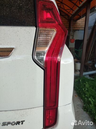Фонарь задний правый Мицубиси поджеро спорт 3