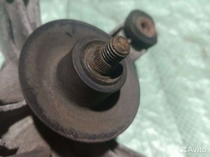 Мотор стеклоочистителя передний Nissan Primera P10