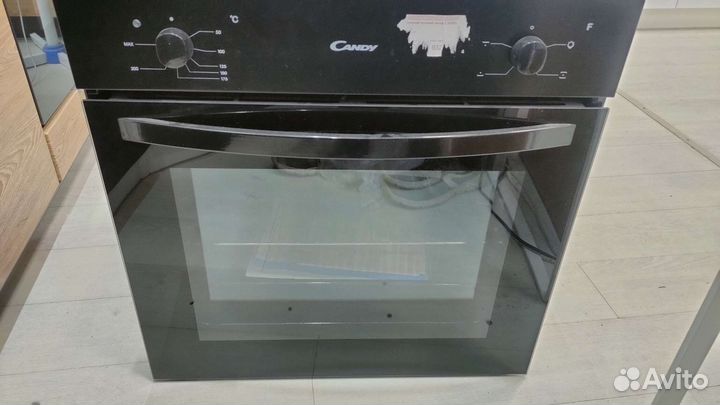 Электронный встраиваемый духовой шкаф