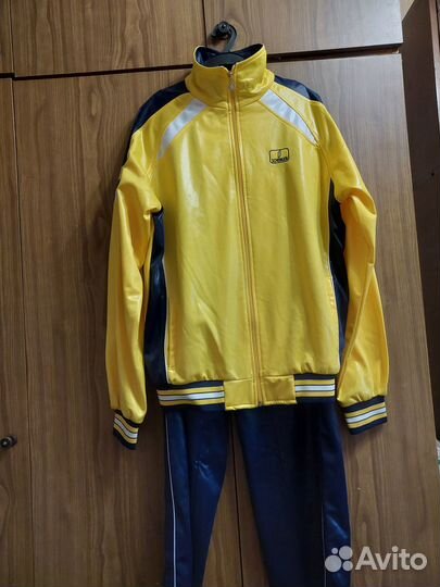 Спортивный костюм новый