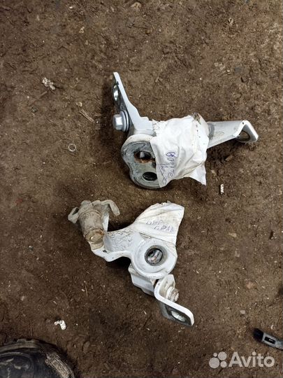 Петли передних дверей форд фокус 3