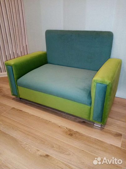 Диванчик для домашнего питомца, диван-лежак