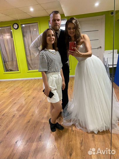 Постановка свадебного танца оффлайн и онлайн