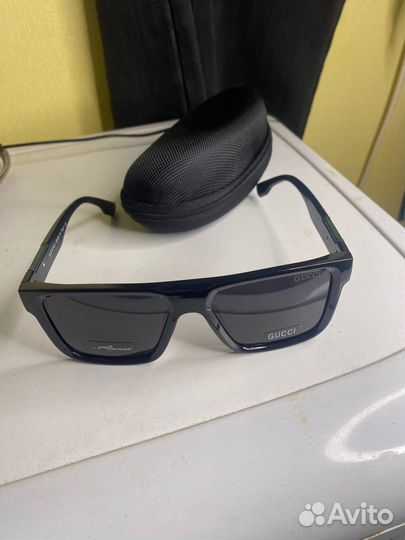 Солнцезащитные очки gucci