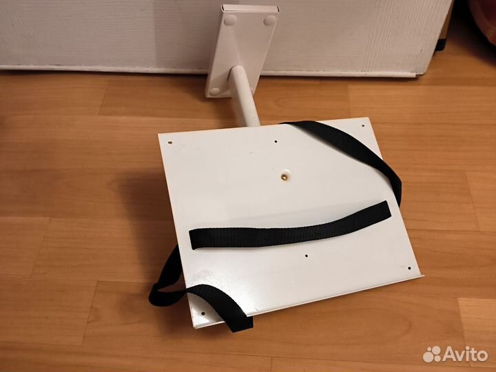 Полка под маленький телевизор- кубик