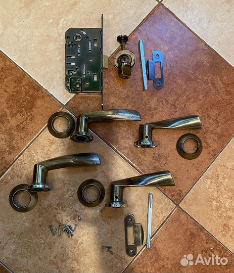 Ручки дверные бу и на ящик новая