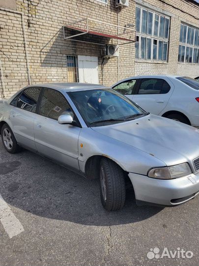 Audi A4 1.8 МТ, 1997, 317 985 км