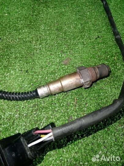 Датчик кислородный передний правый Volkswagen Bora