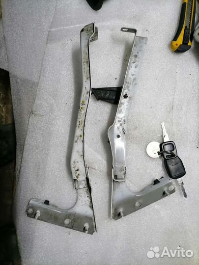 Кронштейн переднего крыла audi A5 8T