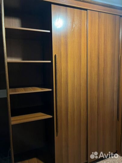 Шкаф