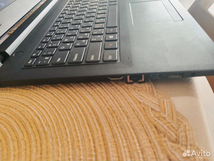 Ноутбук lenovo