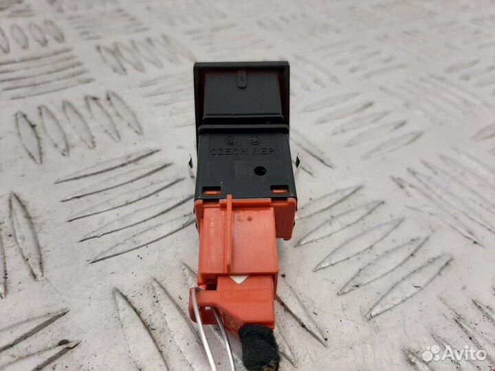 Кнопка для Skoda Fabia 2 (5J)