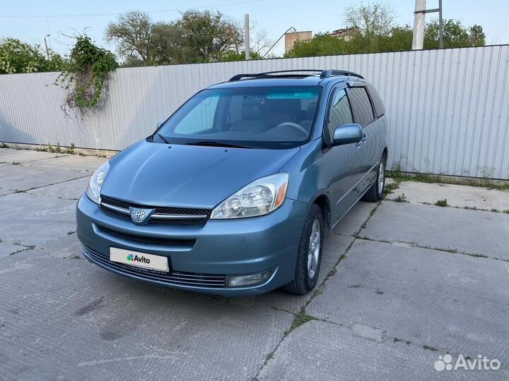 Toyota Sienna 2005 3 3