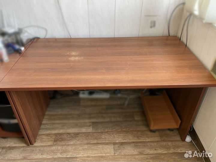 Письменный стол офисный