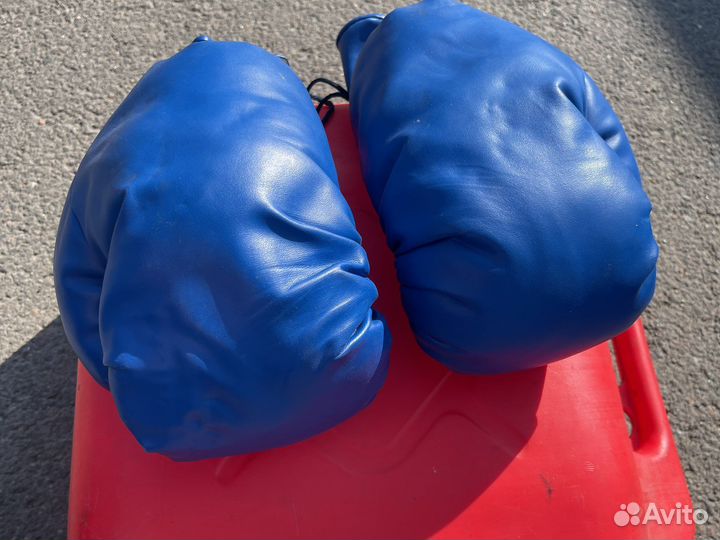 Боксерские перчатки