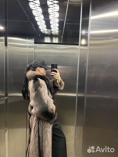 Роскошная шуба из енота