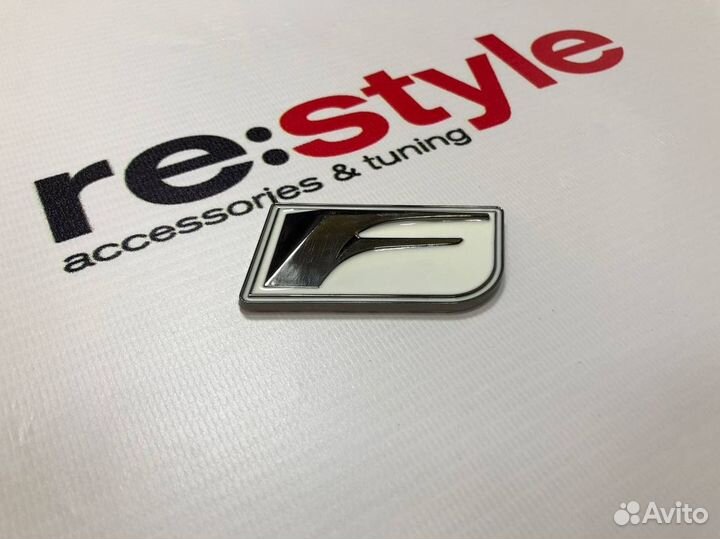 Эмблема Lexus F-Sport Короткая H152