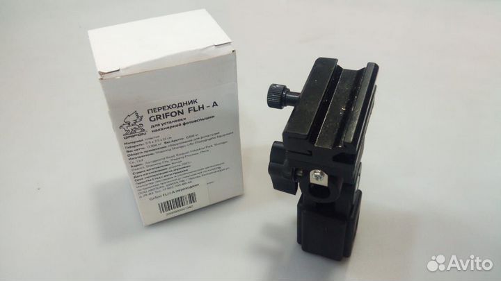 Крепление накамерной вспышки на студийную стойку