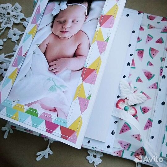 Фотоальбом и сенсорная игрушка