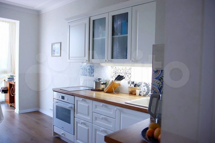 2-к. квартира, 63 м², 9/18 эт.