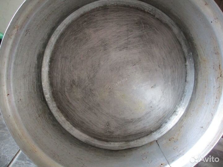 Бисквитница (форма для выпечки), кексницы и сито