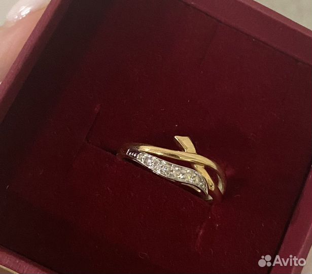 Золотое кольцо с бриллиантами 17 размер
