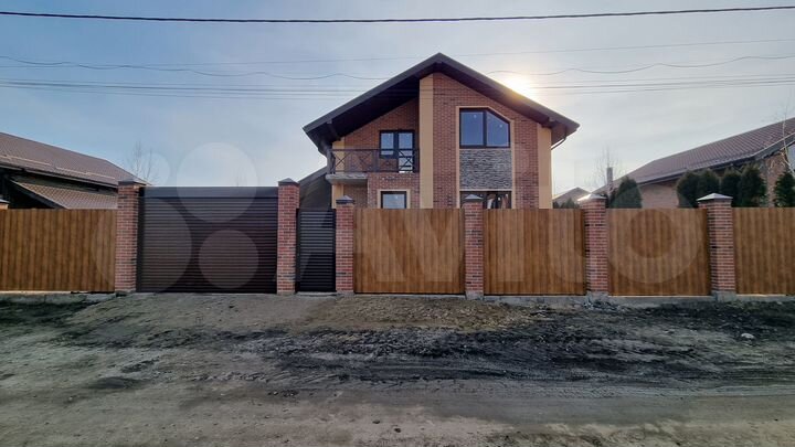 Дом 165 м² на участке 6,6 сот.