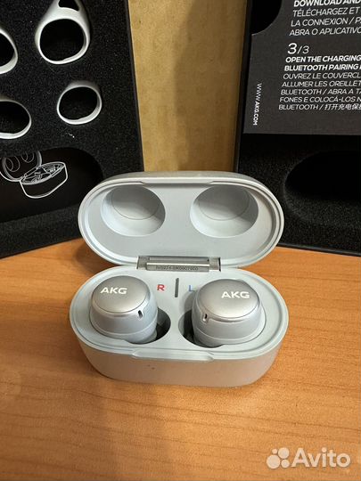 Беспроводные наушники AKG