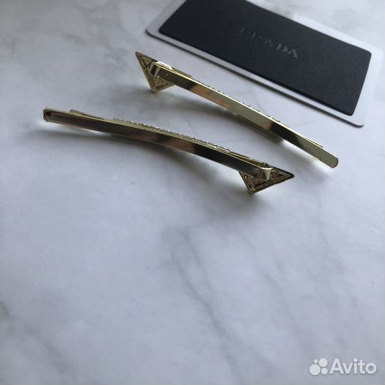 Невидимки Prada с кристаламми