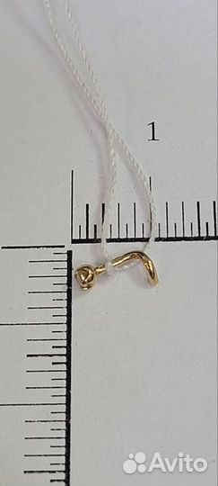 Золотой пирсинг с камнем