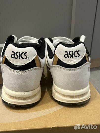 Кроссовки asics