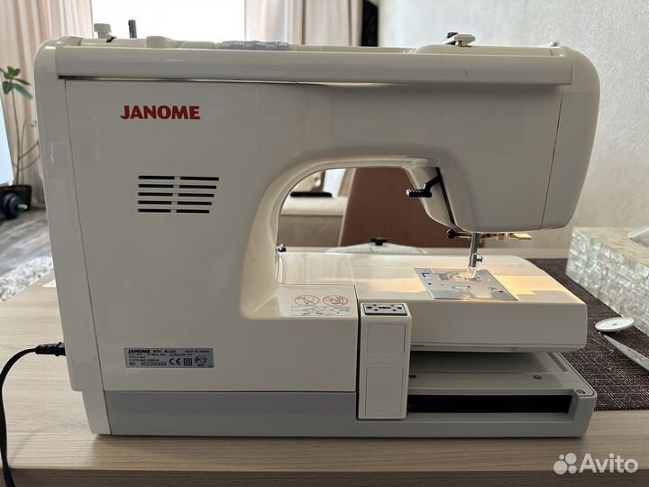 Вышивальная машина Janome memory craft 300E
