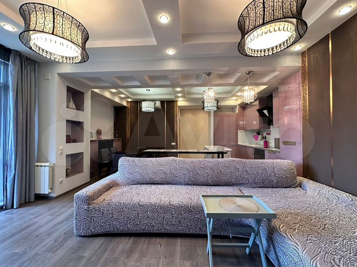 3-к. квартира, 93 м², 13/18 эт.