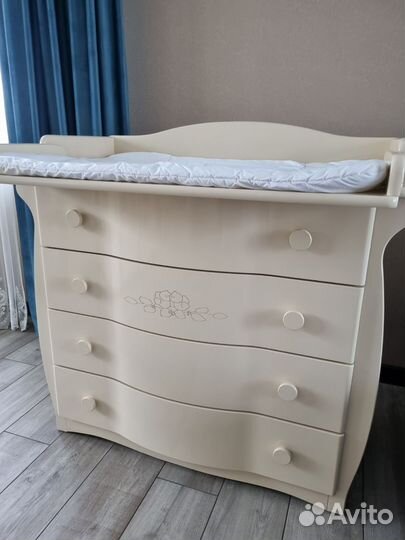 Комод и кровать Можга