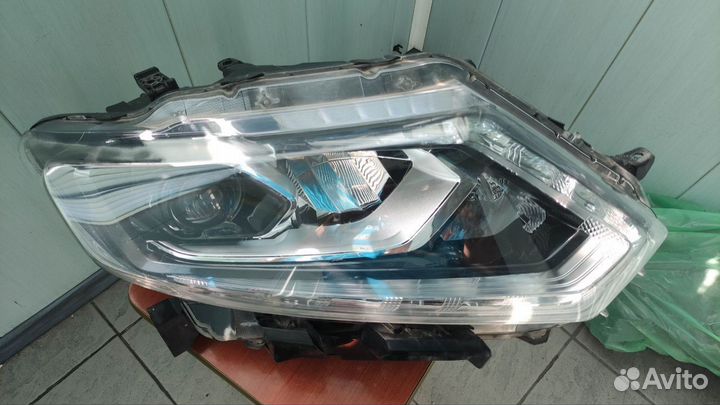 Фара правая оригинал LED