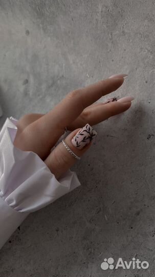 Маникюр педикюр