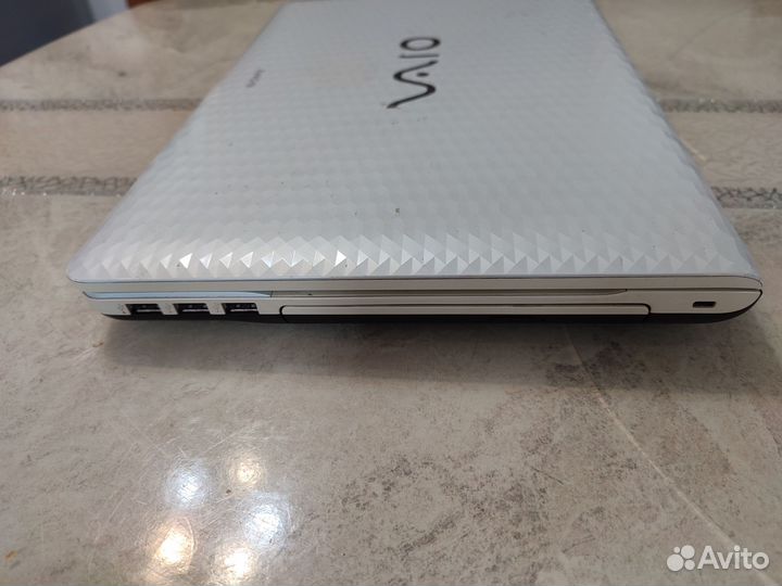 Ноутбук sony vaio i3